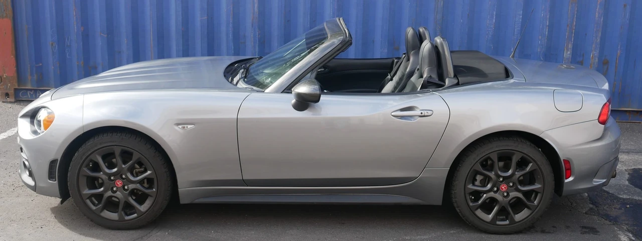 2017 Fiat 124 Spider - Image 19 of 31