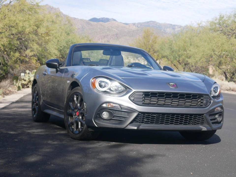2017 Fiat 124 Spider - Image 10 of 31
