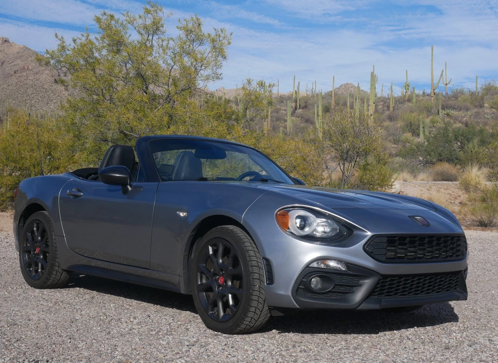 2017 Fiat 124 Spider - Image 17 of 31
