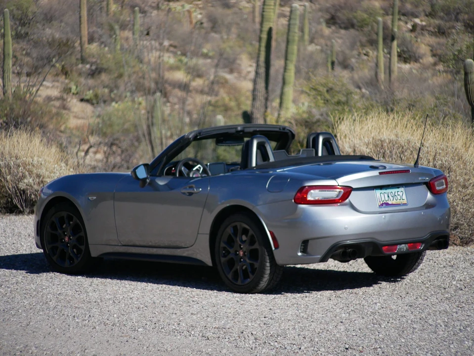 2017 Fiat 124 Spider - Image 13 of 31