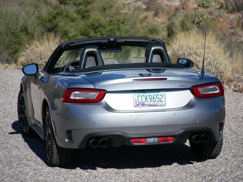 2017 Fiat 124 Spider - Image 14 of 31