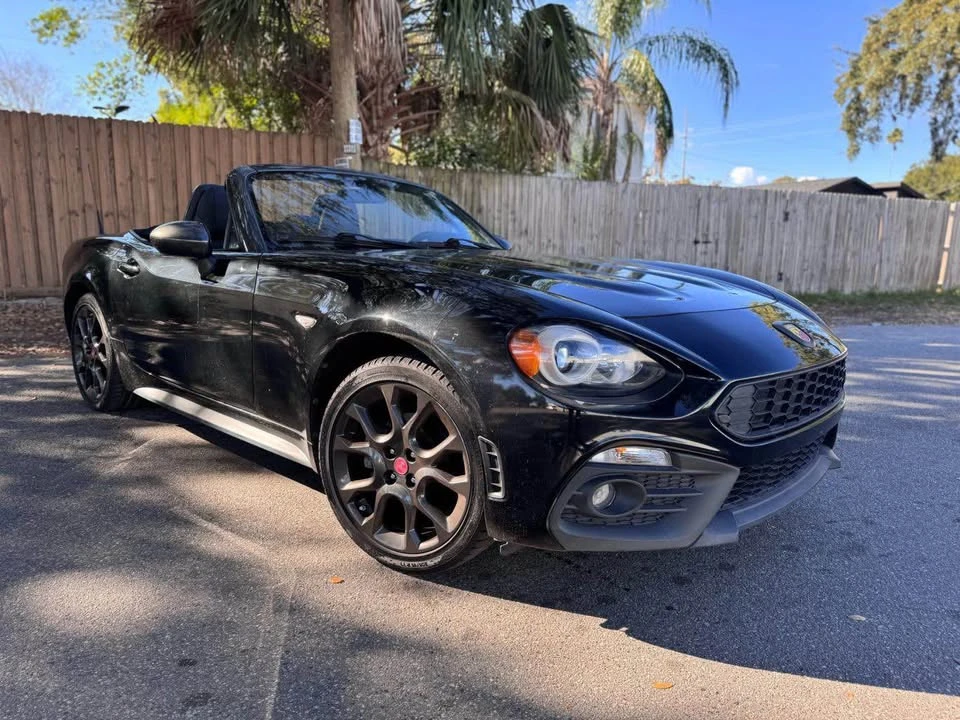 2017 Fiat 124 Spider - Image 8 of 12