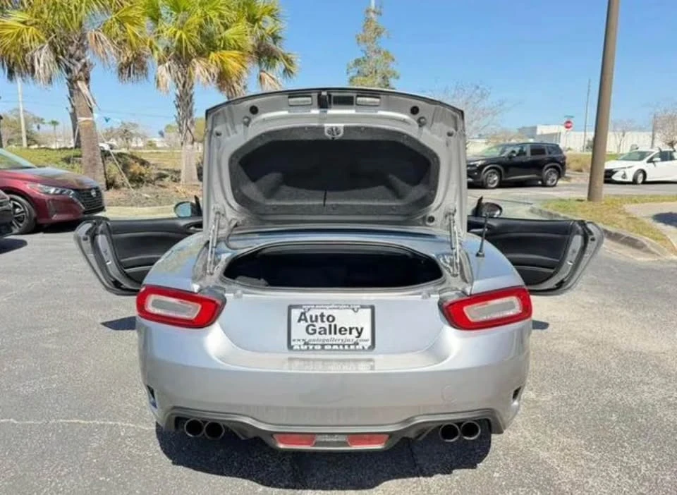 2017 Fiat 124 Spider - Image 5 of 10
