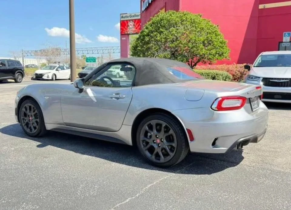 2017 Fiat 124 Spider - Image 3 of 10