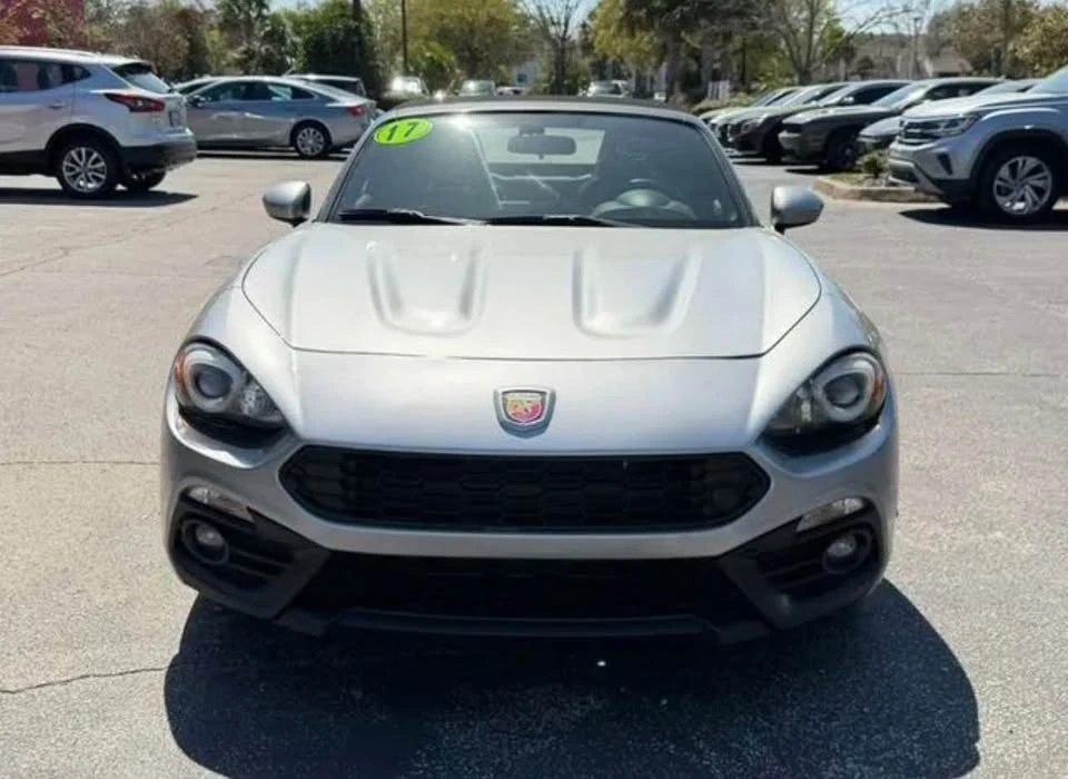 2017 Fiat 124 Spider - Image 10 of 10