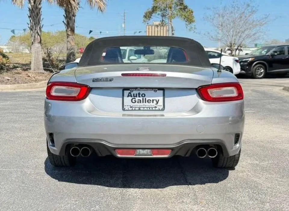 2017 Fiat 124 Spider - Image 4 of 10