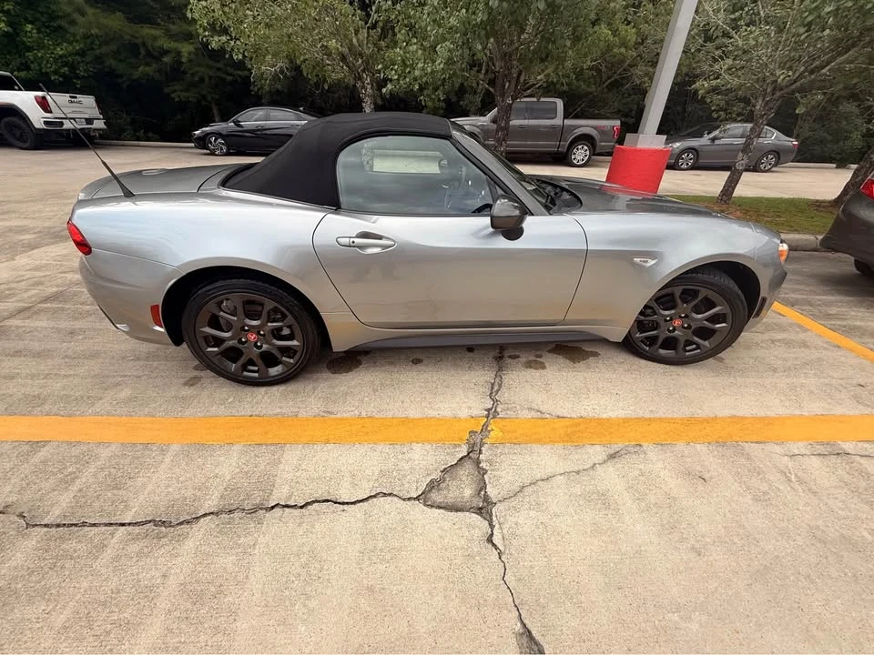 2017 Fiat 124 Spider - Image 2 of 7