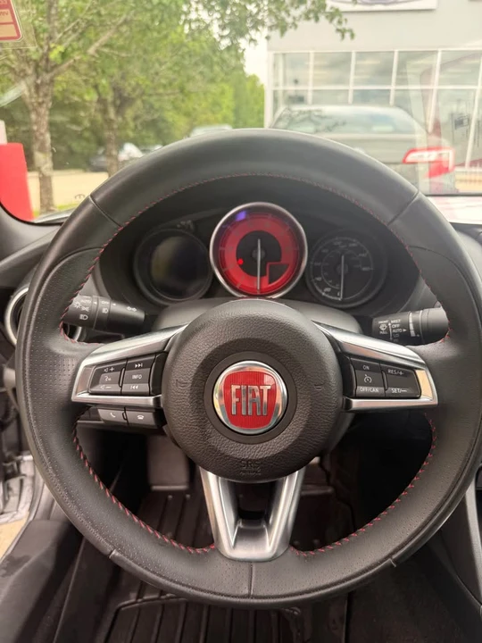 2017 Fiat 124 Spider - Image 5 of 7
