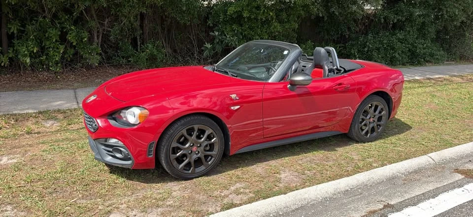 2017 Fiat 124 Spider - Image 17 of 20