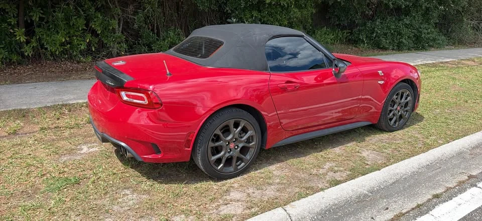 2017 Fiat 124 Spider - Image 15 of 20