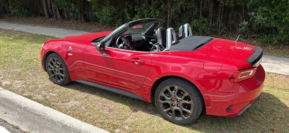 2017 Fiat 124 Spider - Image 18 of 20