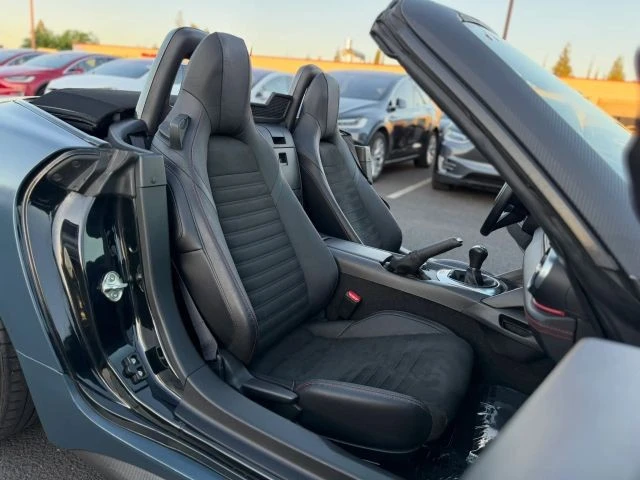 2017 Fiat 124 Spider - Image 11 of 21
