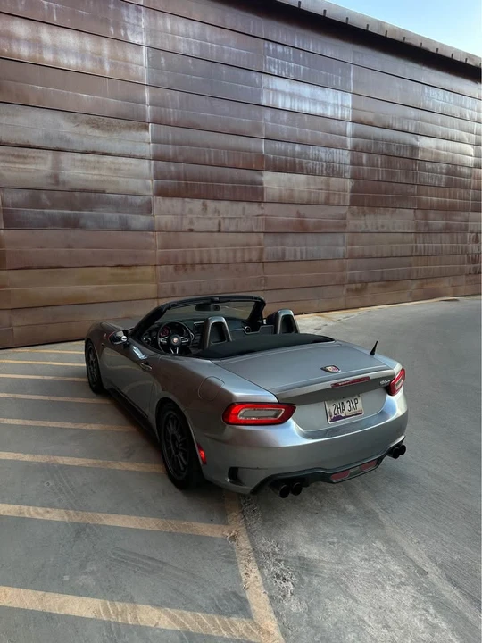 2017 Fiat 124 Spider - Image 9 of 12