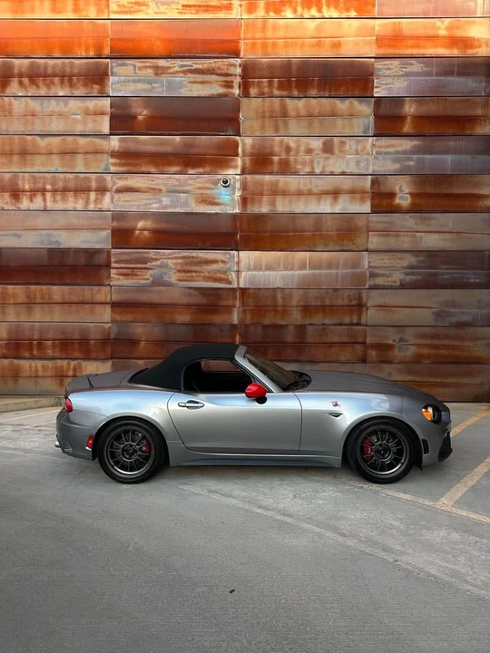 2017 Fiat 124 Spider - Image 2 of 8