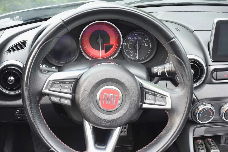2017 Fiat 124 Spider - Image 7 of 20