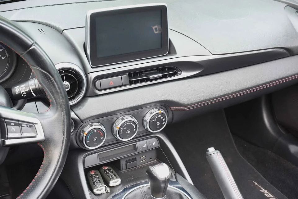 2017 Fiat 124 Spider - Image 8 of 20