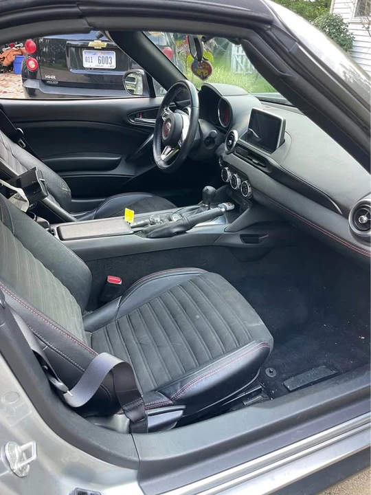 2017 Fiat 124 Spider - Image 10 of 13