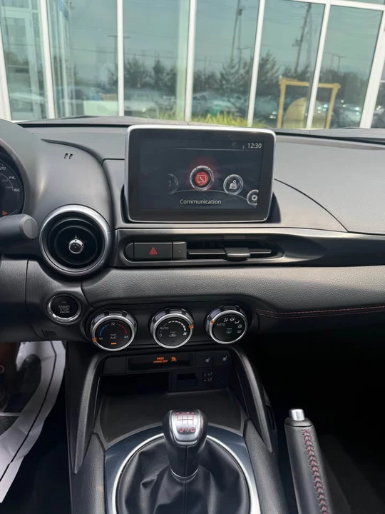 2017 Fiat 124 Spider - Image 16 of 17