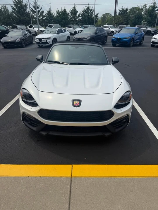 2017 Fiat 124 Spider - Image 2 of 17