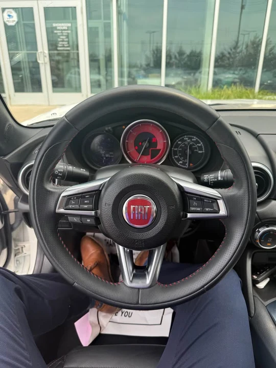 2017 Fiat 124 Spider - Image 14 of 17