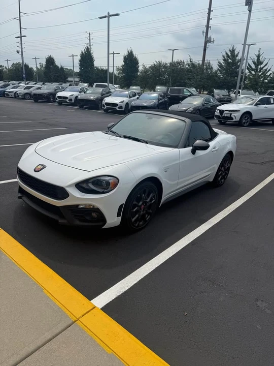 2017 Fiat 124 Spider - Image 3 of 17