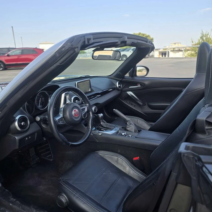 2017 Fiat 124 Spider - Image 9 of 14