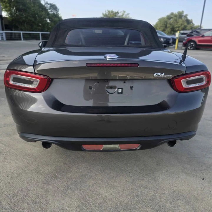 2017 Fiat 124 Spider - Image 6 of 14