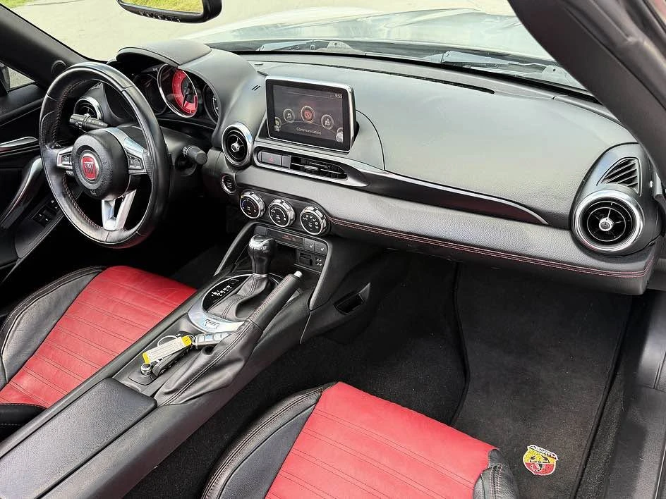 2017 Fiat 124 Spider - Image 9 of 10