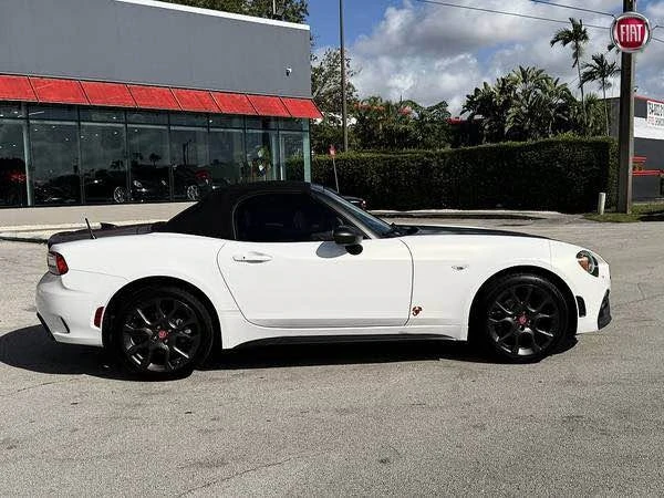 2017 Fiat 124 Spider - Image 6 of 10