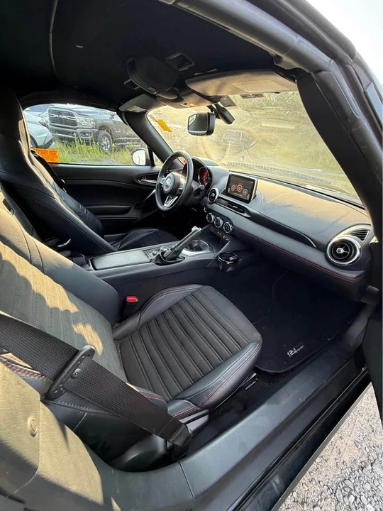 2017 Fiat 124 Spider - Image 4 of 8