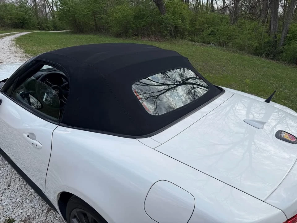 2017 Fiat 124 Spider - Image 11 of 12