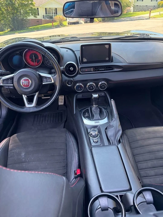 2017 Fiat 124 Spider - Image 6 of 9