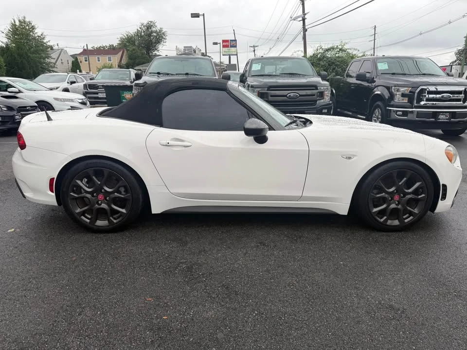 2017 Fiat 124 Spider - Image 2 of 18