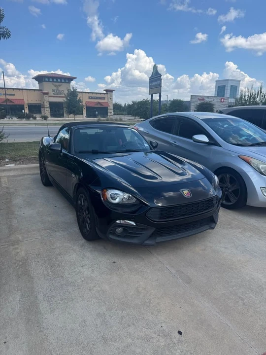 2017 Fiat 124 Spider - Image 2 of 15