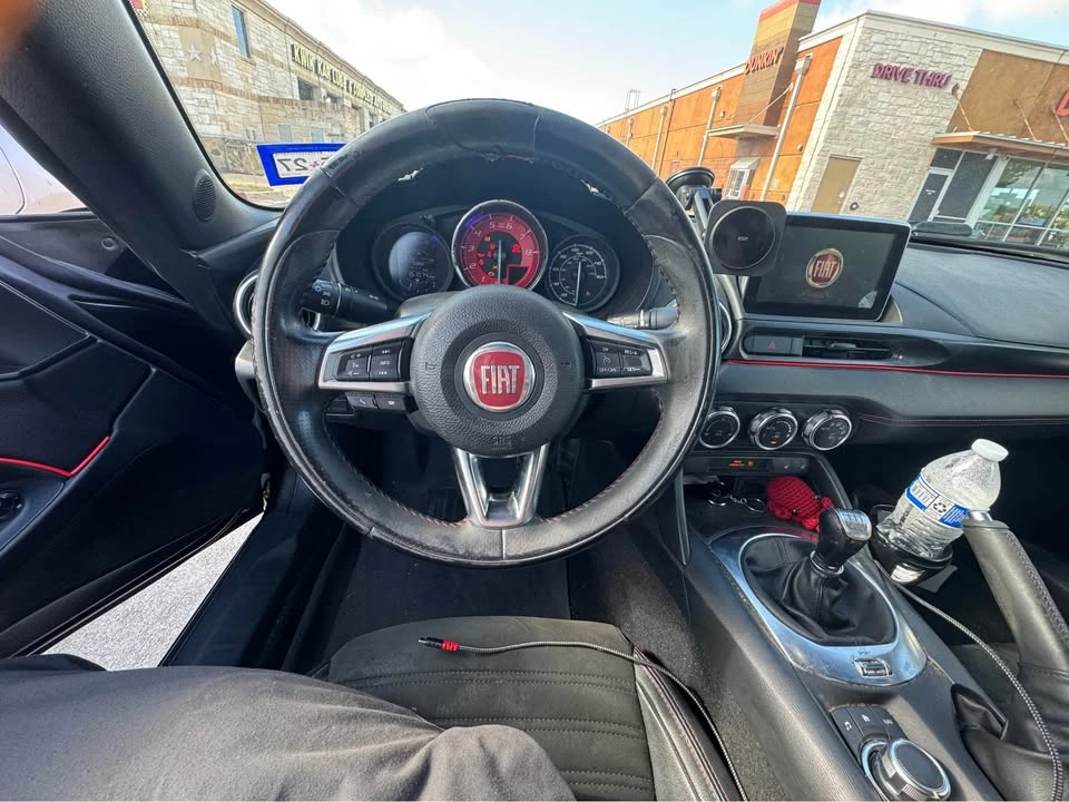 2017 Fiat 124 Spider - Image 5 of 15