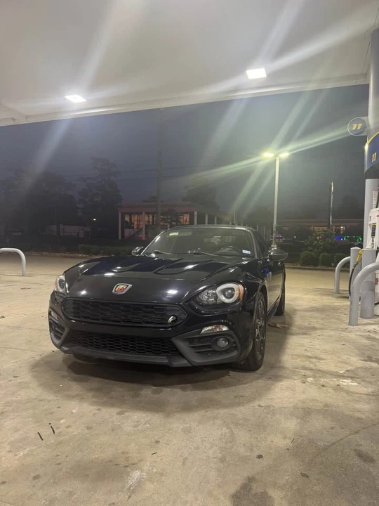 2017 Fiat 124 Spider - Image 12 of 15