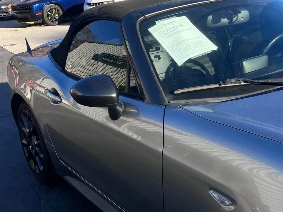 2017 Fiat 124 Spider - Image 2 of 13