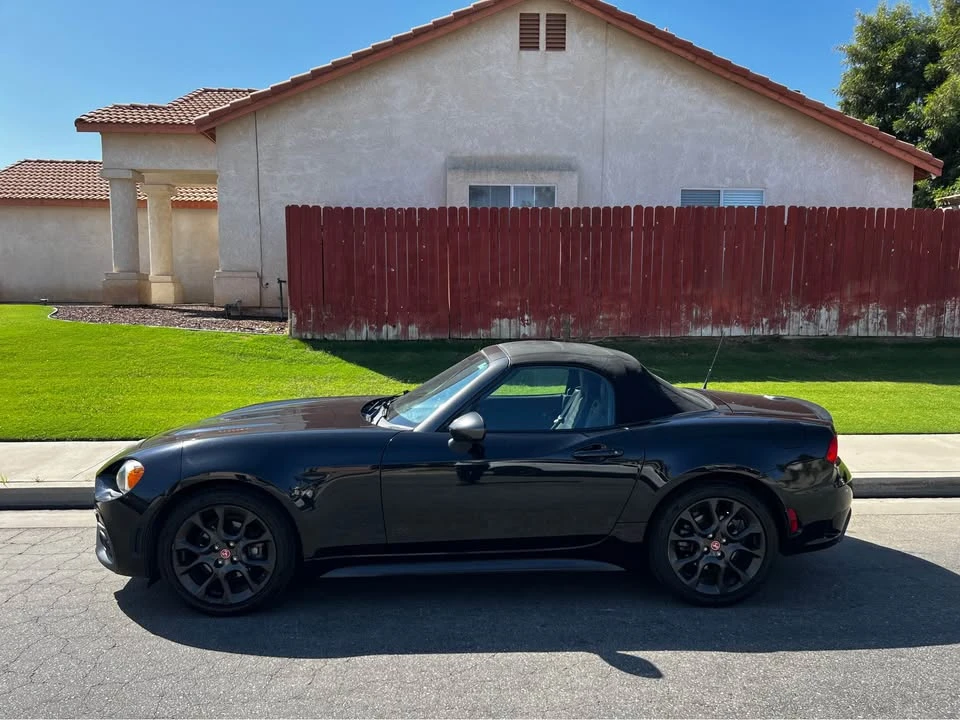 2017 Fiat 124 Spider - Image 8 of 10