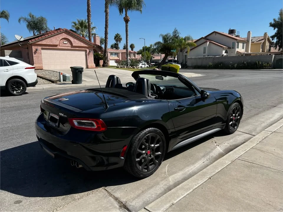 2017 Fiat 124 Spider - Image 2 of 10