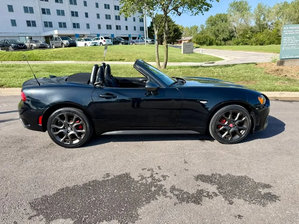 2017 Fiat 124 Spider - Image 11 of 20