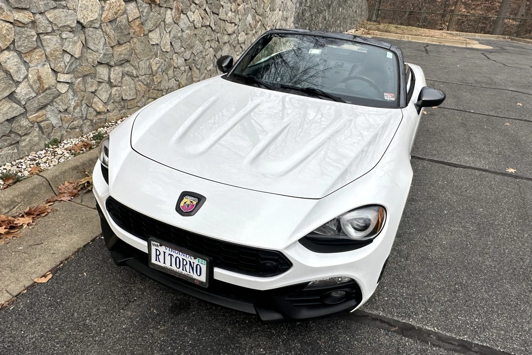2017 Fiat 124 Spider - Image 2 of 31