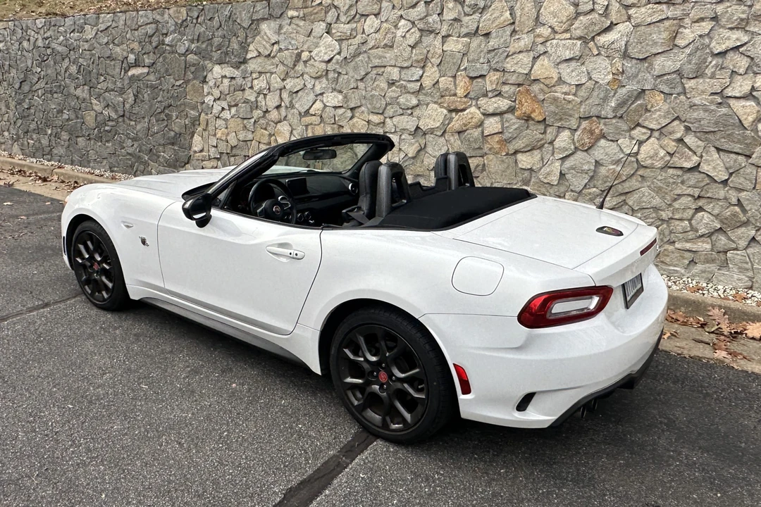 2017 Fiat 124 Spider - Image 12 of 31