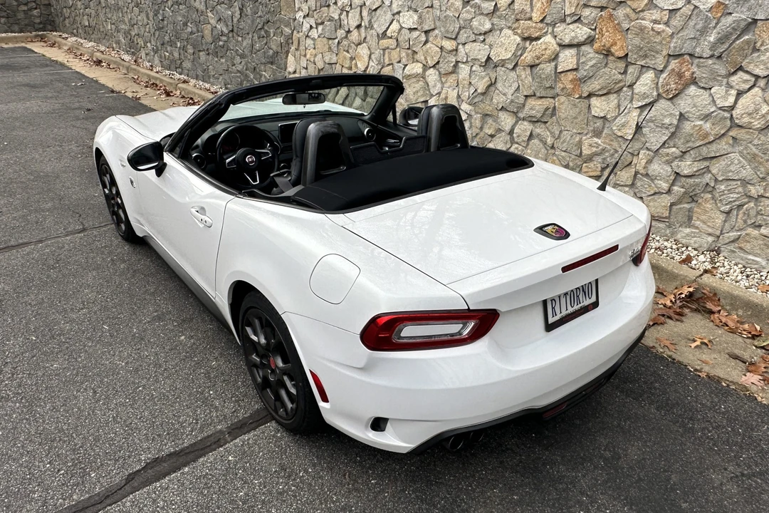 2017 Fiat 124 Spider - Image 13 of 31
