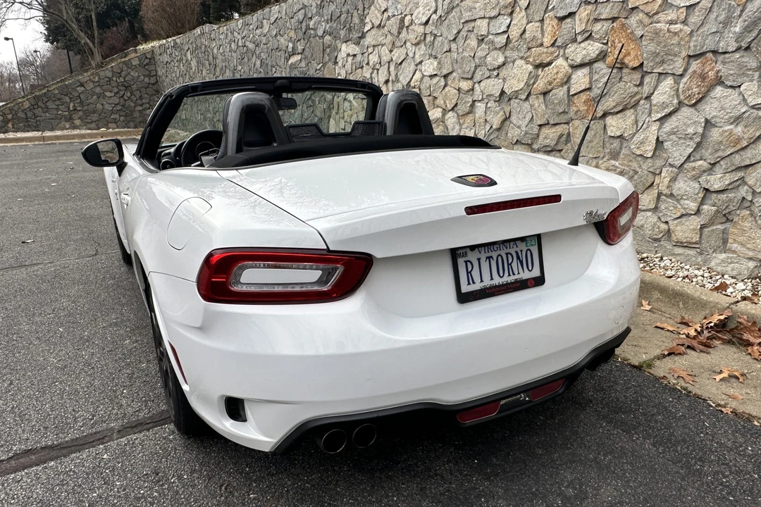 2017 Fiat 124 Spider - Image 16 of 31