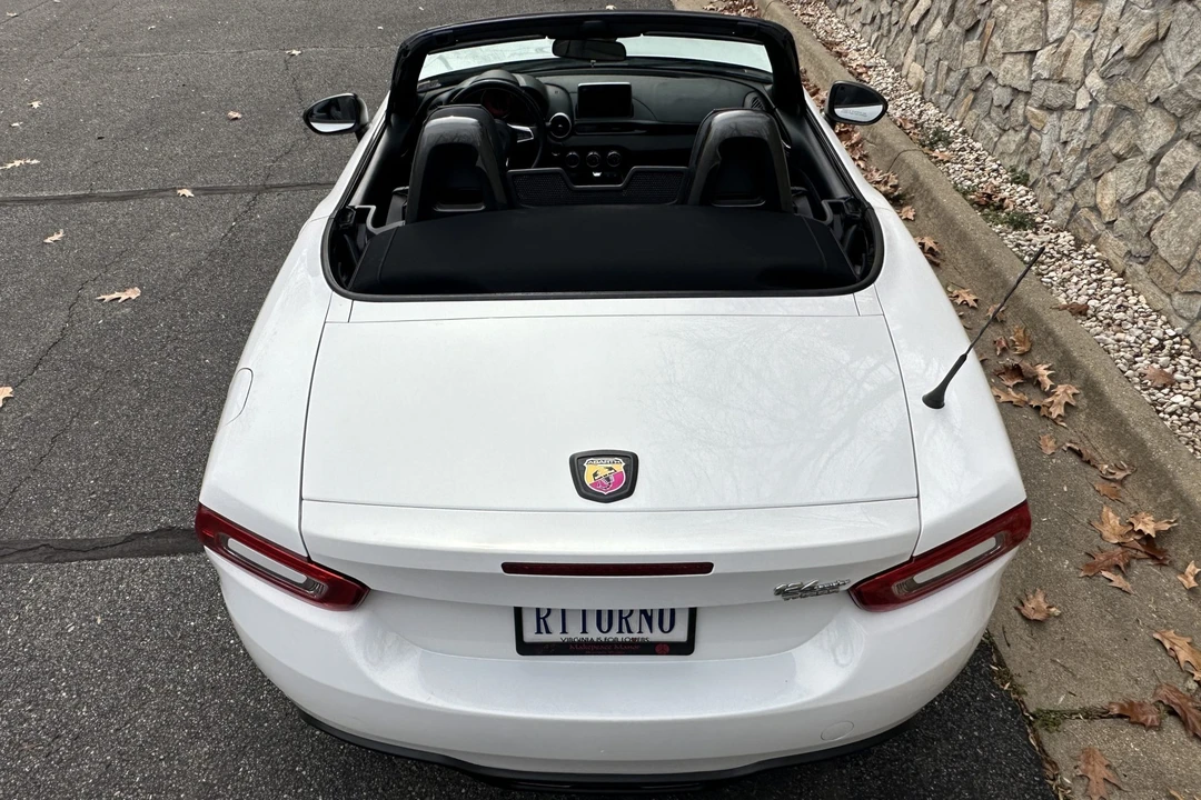 2017 Fiat 124 Spider - Image 17 of 31