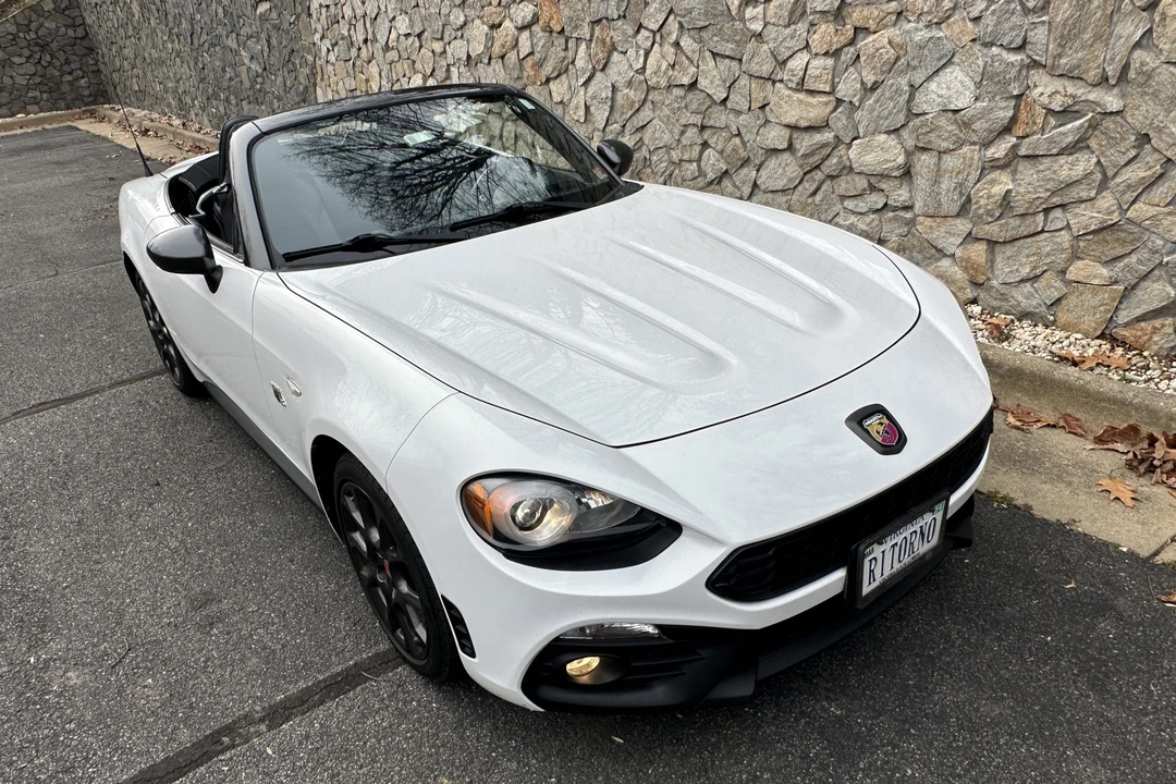 2017 Fiat 124 Spider - Image 29 of 31