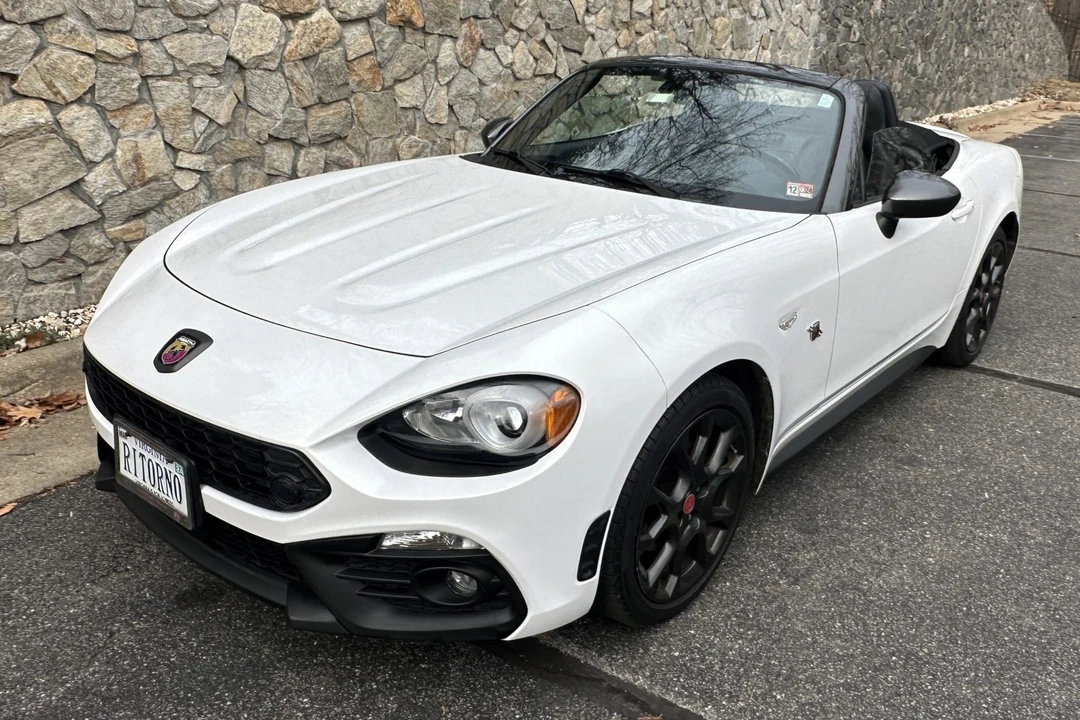 2017 Fiat 124 Spider - Image 5 of 31