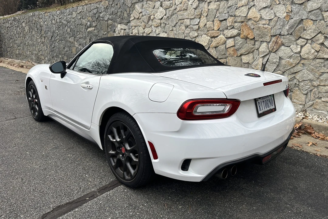 2017 Fiat 124 Spider - Image 15 of 31