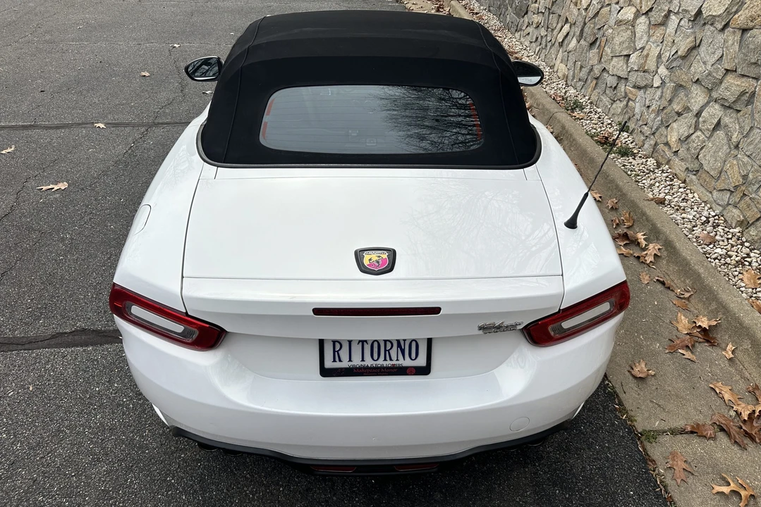 2017 Fiat 124 Spider - Image 19 of 31
