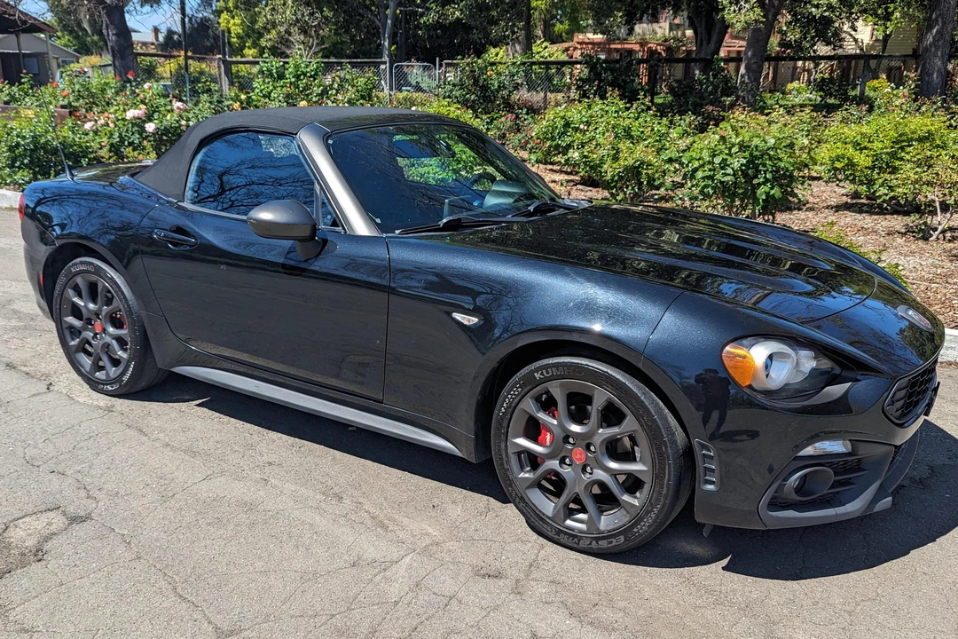 2017 Fiat 124 Spider - Image 27 of 31